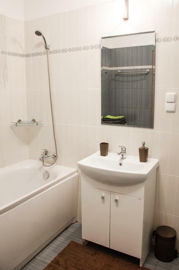 Apartament Centrum Gieldowa ワルシャワ エクステリア 写真