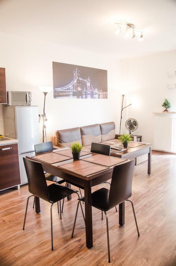 Apartament Centrum Gieldowa ワルシャワ エクステリア 写真