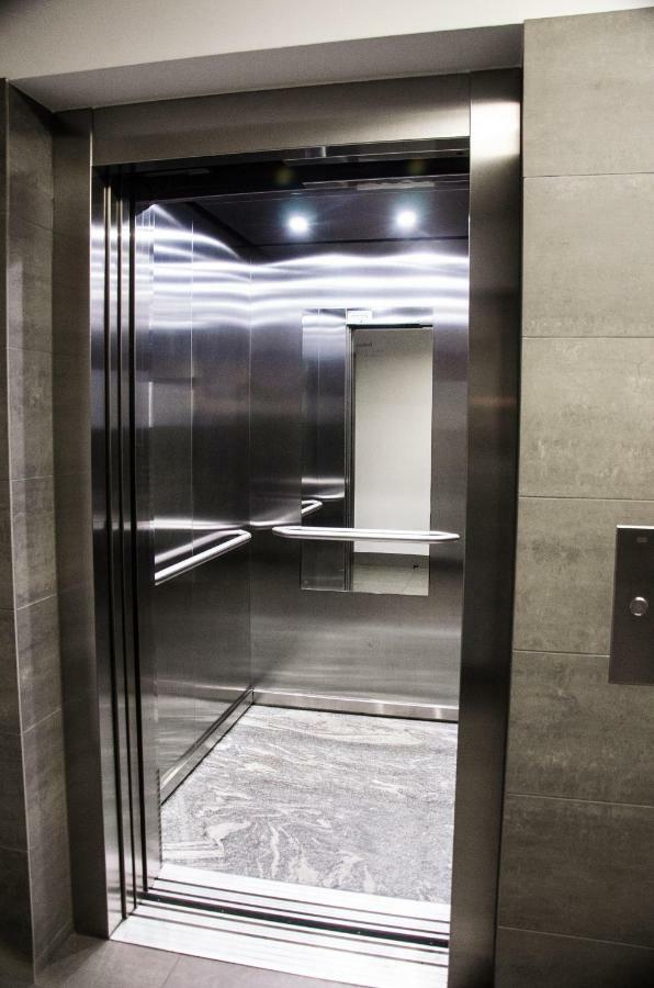 Apartament Centrum Gieldowa ワルシャワ エクステリア 写真