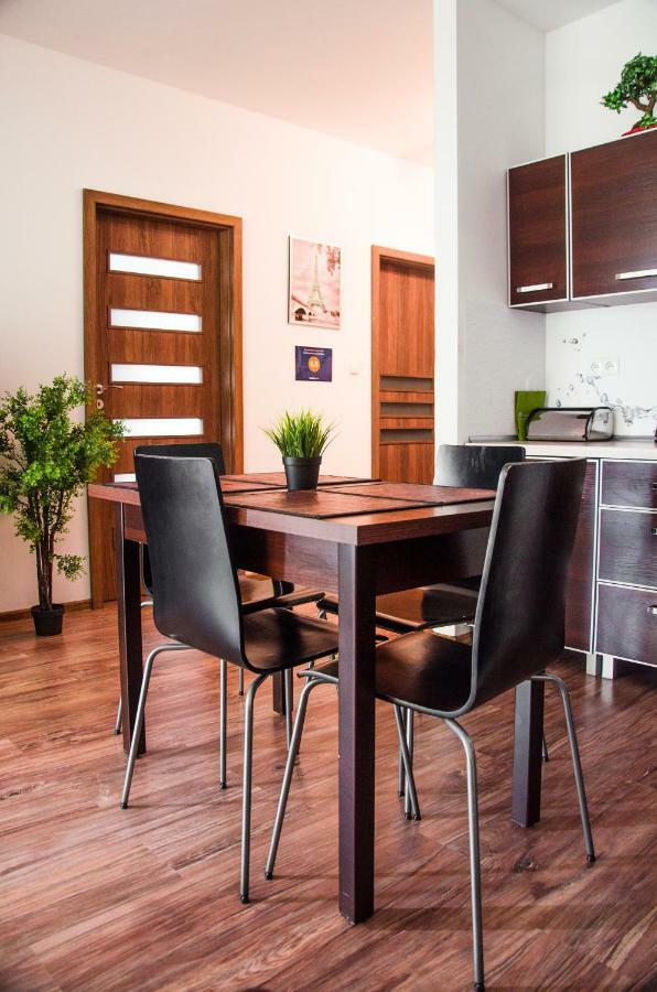 Apartament Centrum Gieldowa ワルシャワ エクステリア 写真